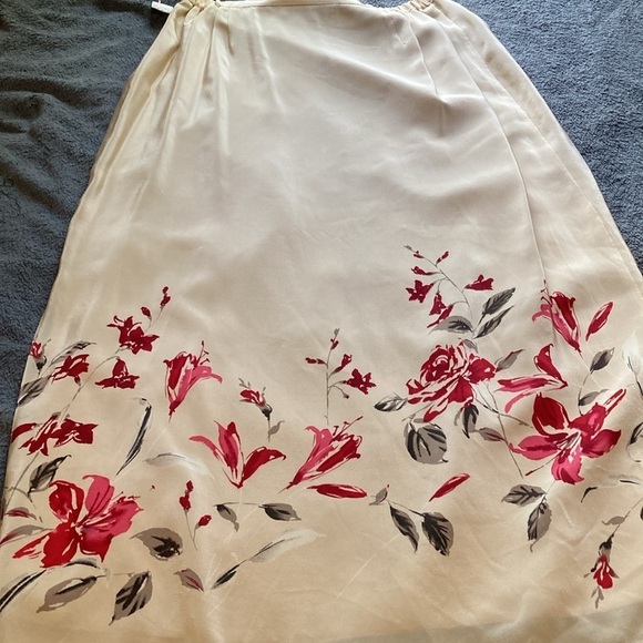 Silk skirt with floral design - Picture 7 of 9